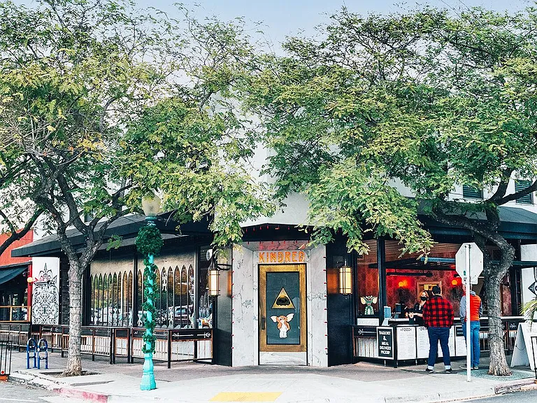 Well-known Kindred is a stone's throw away from the property