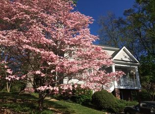 1005 Fern Ct, Charlottesville, VA 22901