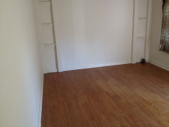 5th image of 9821 Dennis Dr