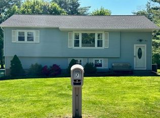 7 Cloverdale Pl, Wappingers Falls, NY 12590