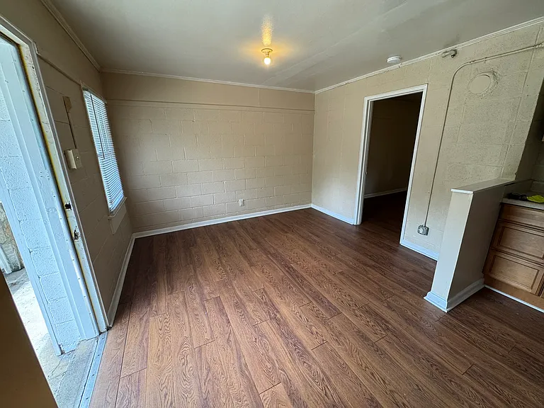 Gurley Flats — Photo 20
