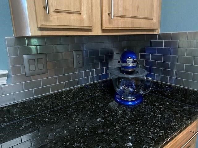 1st image of 4816 Acorn Dr