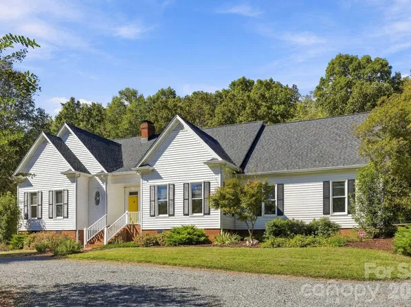 6502 Carriage Ln, Waxhaw, NC 28173