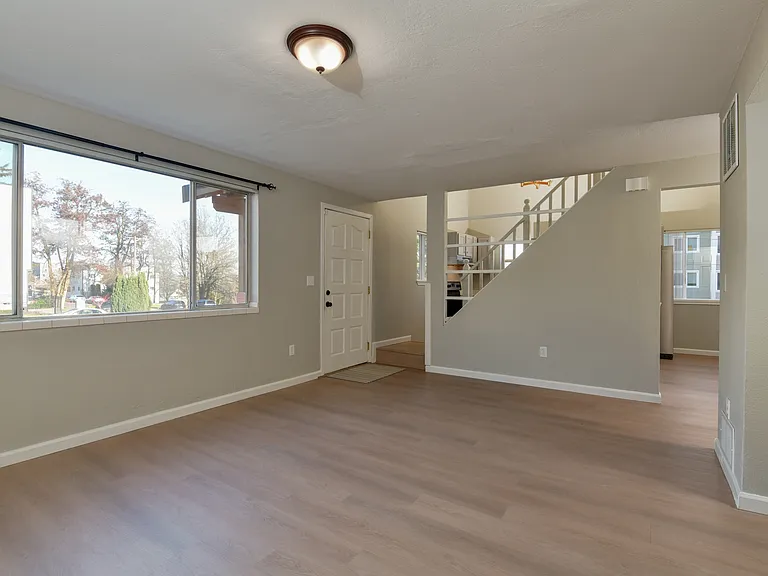 1702 S G St — Photo 4