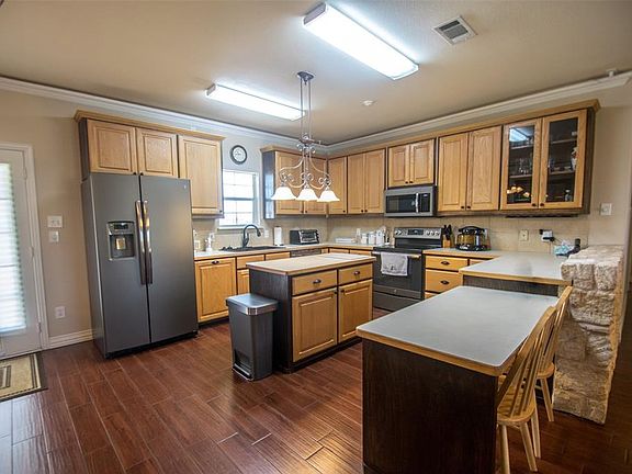 3rd image of 6350 Meadowlands Dr