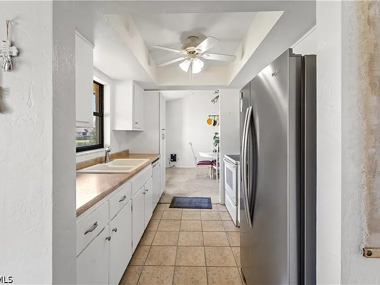 8565 Charter Club Cir #6 — Photo 11
