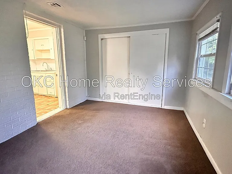 2048 NE 18th St — Photo 8