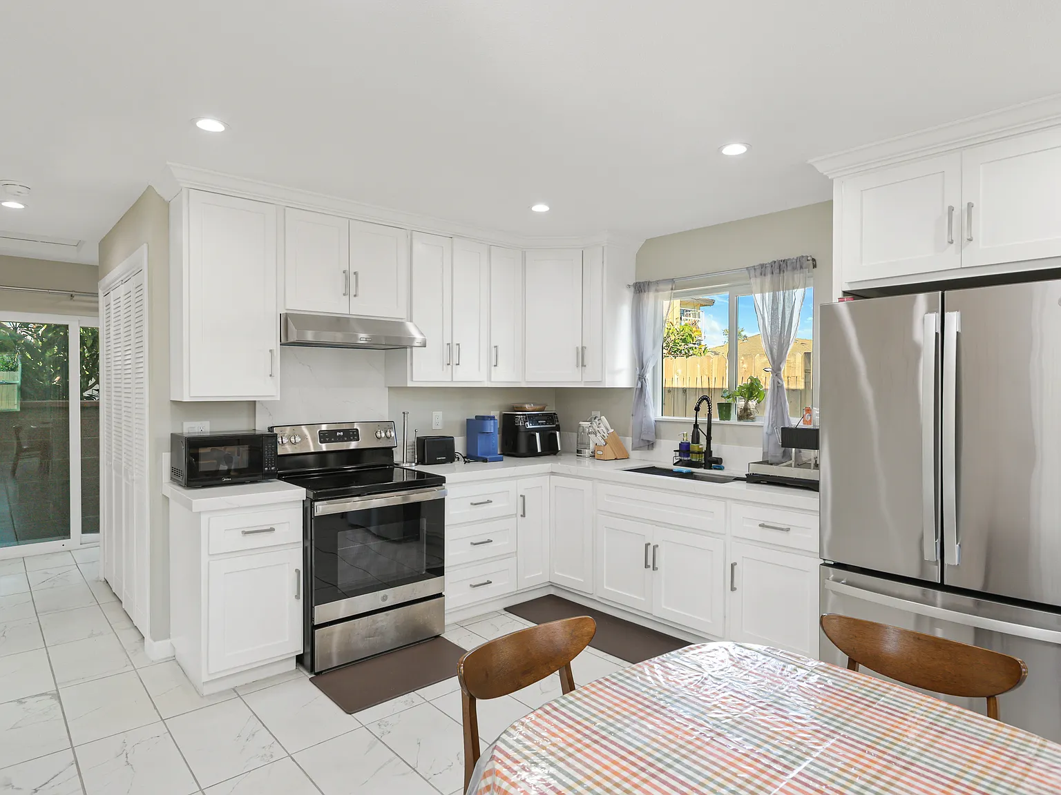 2 bed, $5,000 — Photo 4