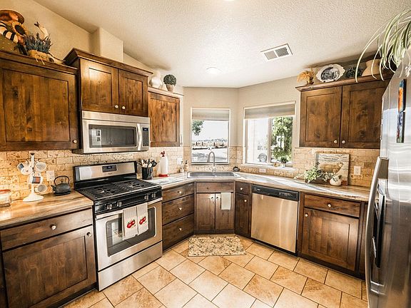 5th image of 1493 Windsor Park Dr