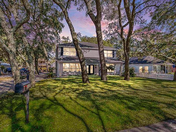 4th image of 1157 Bayshore Dr