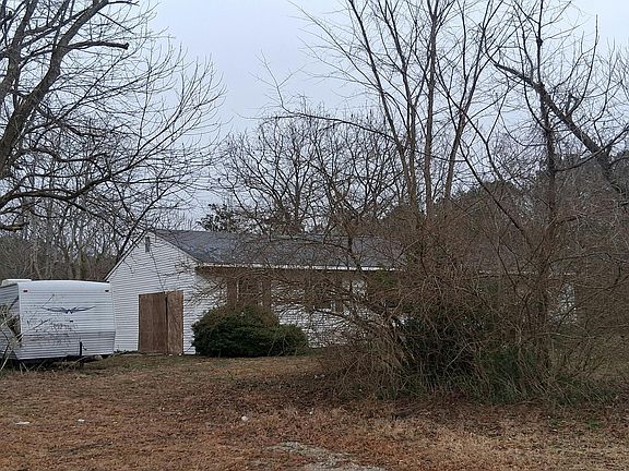 3rd image of 4741 Hickory Fork Rd