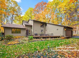 6030 Champagne Ct SE, Grand Rapids, MI 49546