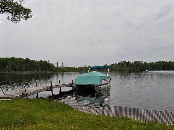 5th image of 561 Lake Dr NE