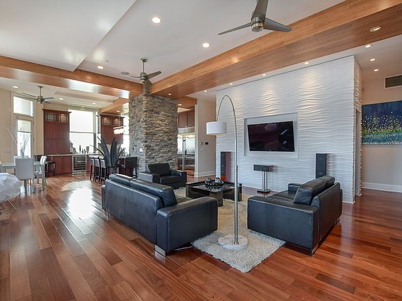 5th image of 606 W Wisconsin Ave Unit 2100