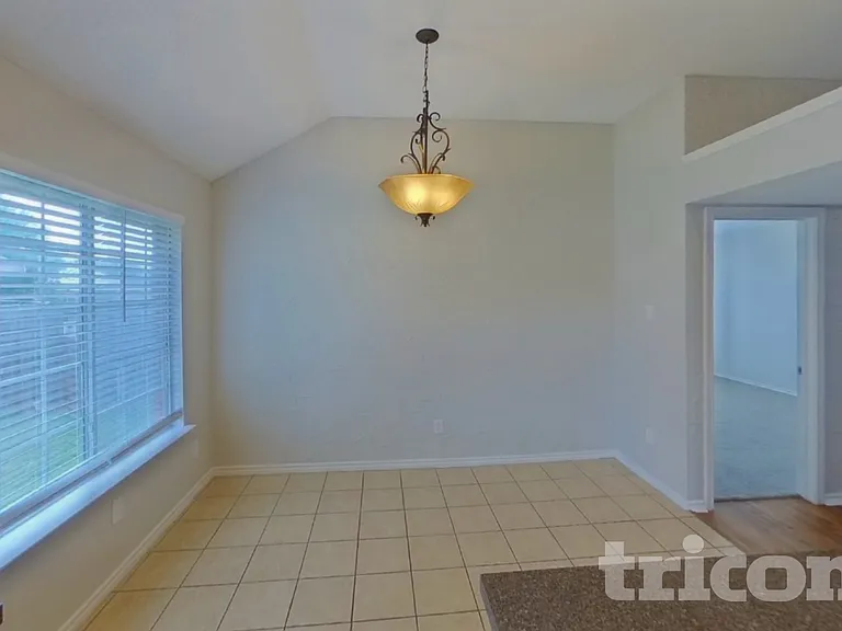 8021 Ashridge Rd — Photo 4