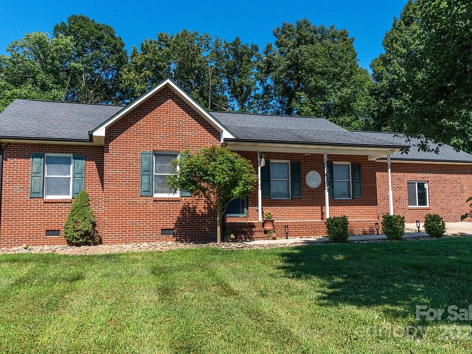 1st image of 116 Green Meadow Ln