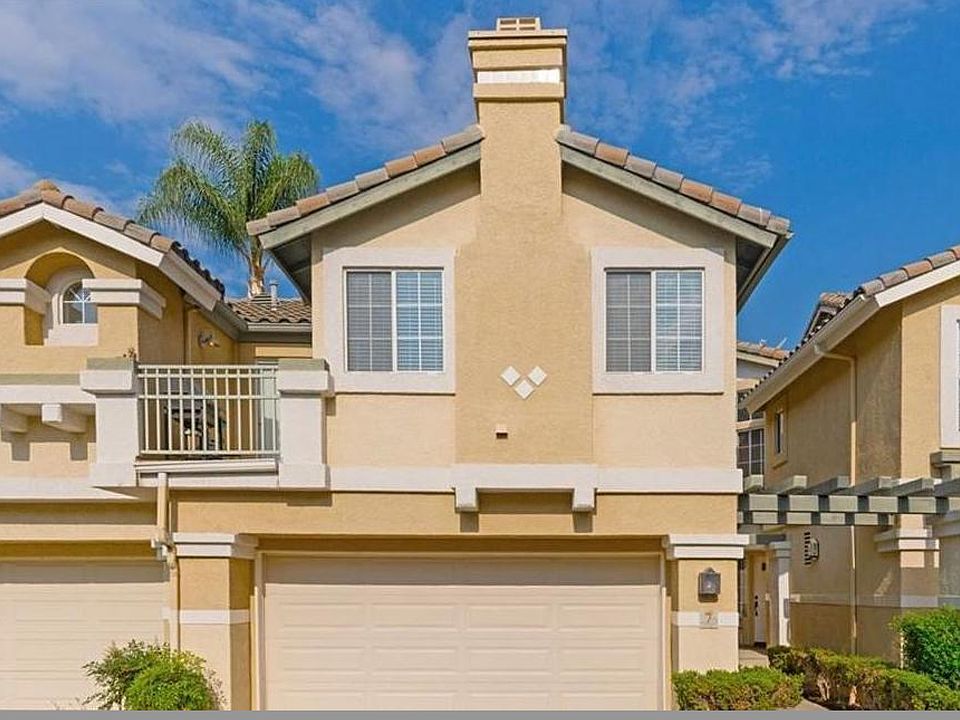 7 Le Mans carriage style town home.