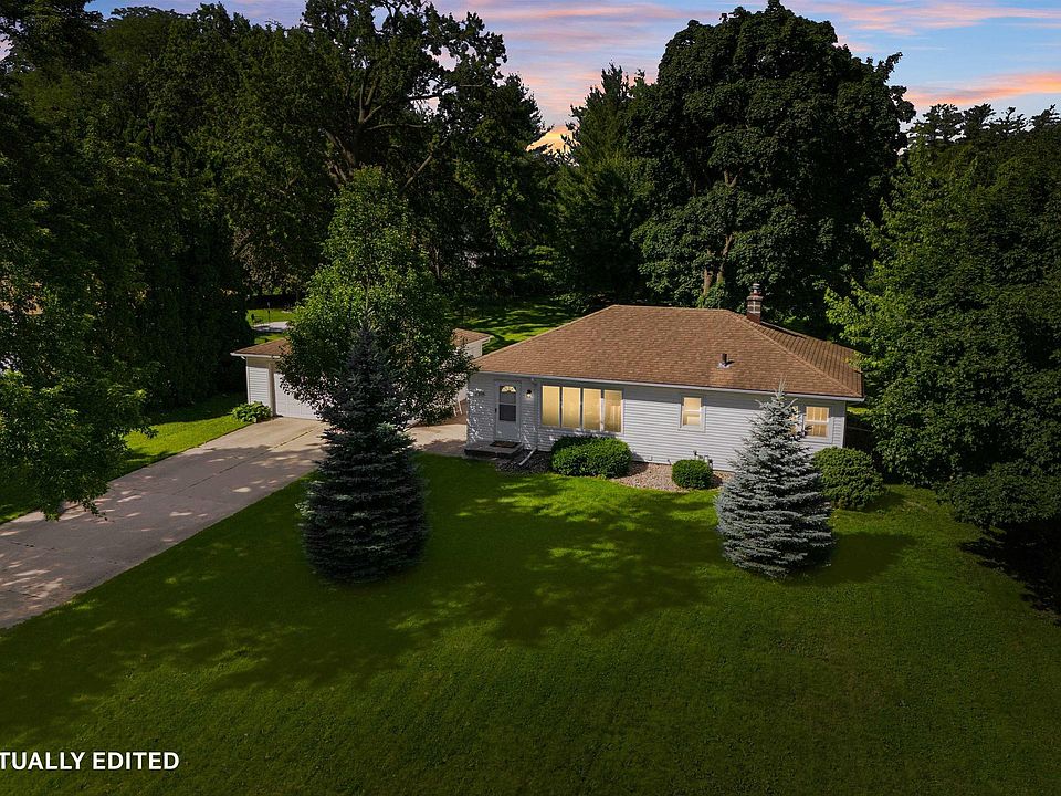 1st image of 2019 Pleasant Dr
