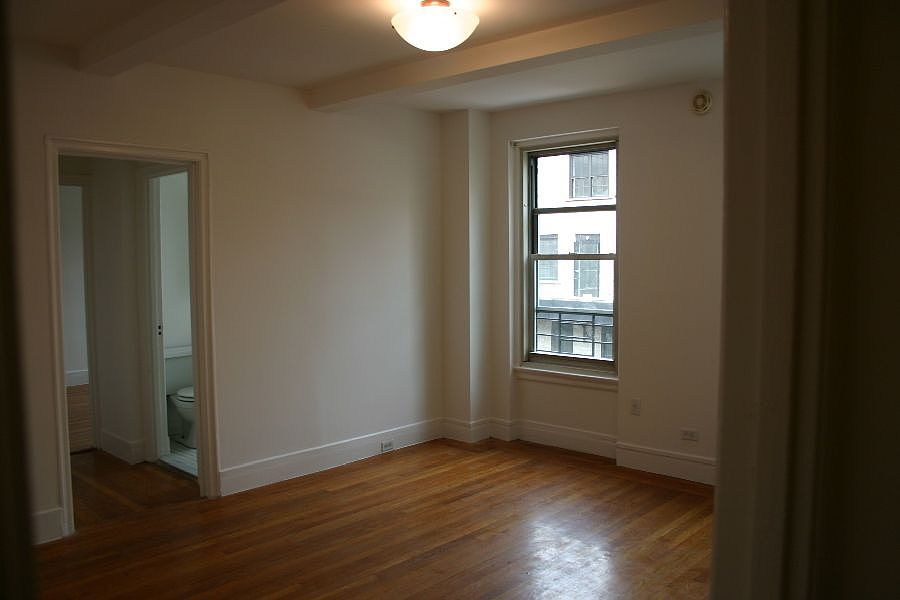 1st image of 325 W 45th St APT 719