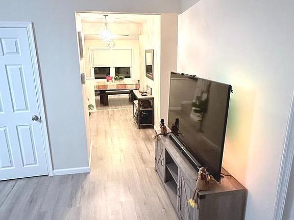 4th image of 304 Newport Rd