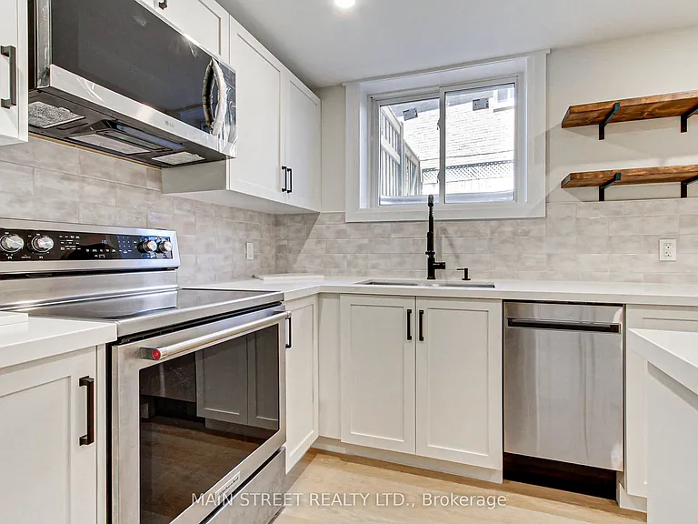 4 Carrington Pl #B — Photo 7