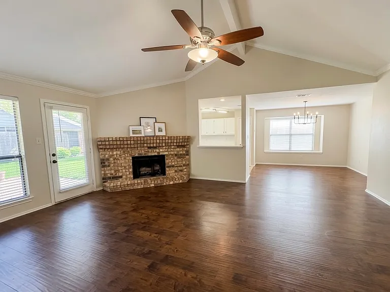 5028 Coker Dr — Photo 2