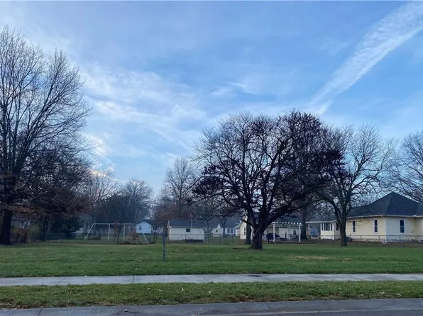 E Cedar St, Olathe, KS 66061
