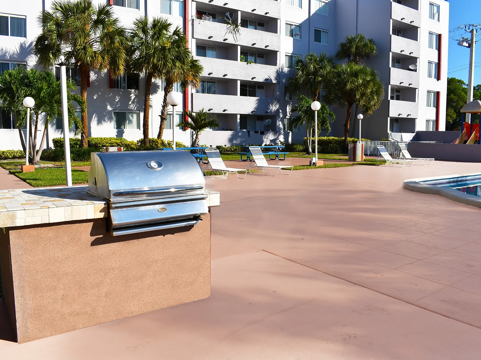 Suncoast Place Apartments — Photo 2
