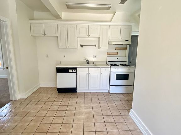2nd image of 180 S Palm St APT B