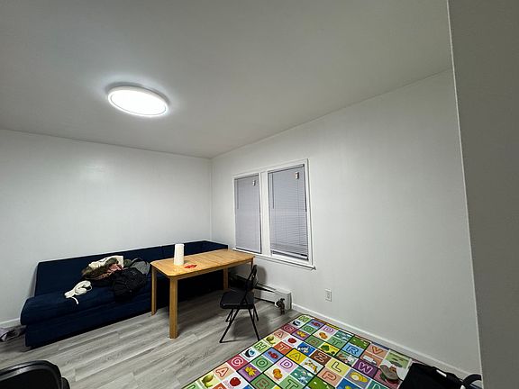 3rd image of 1820 W 5th St Floor 2