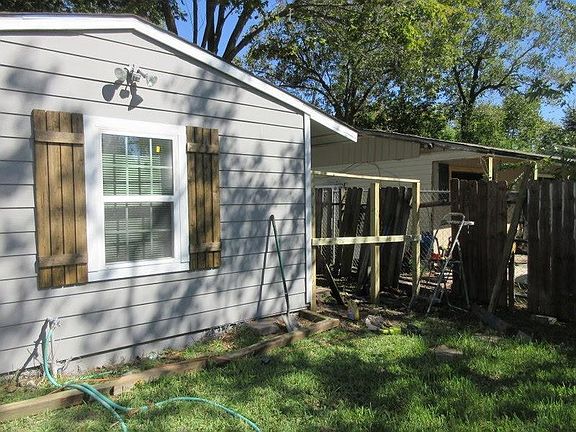 2nd image of 5119 Lyndhurst Dr