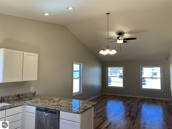 2nd image of 1211 Umber Dr