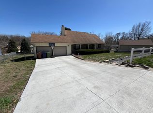 103 Caldor Dr, Bellevue, NE 68005