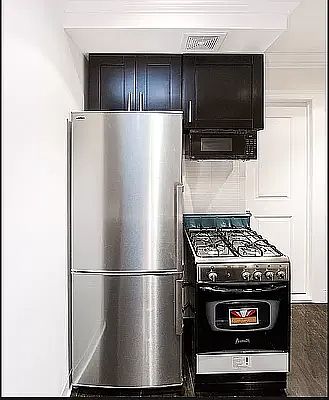4th image of 344 E 55th St APT 4B