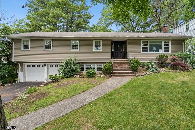1st image of 44 Korwel Cir