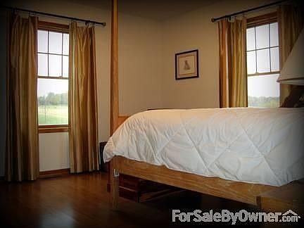 Master Bedroom : Hardwood flooring in the master bedroom.