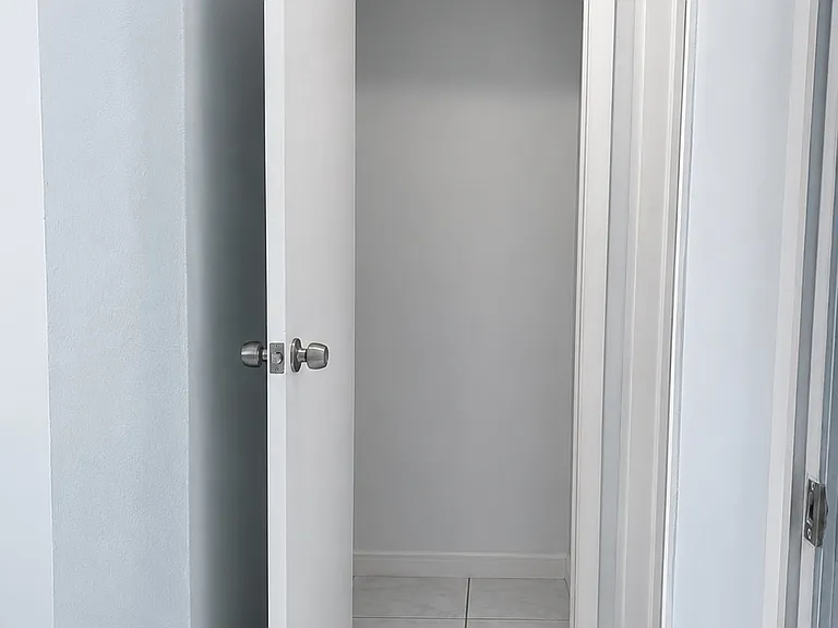 2300 SW 3rd Ave #3 — Photo 2