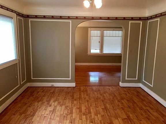 3rd image of 2031 Francis Ave SE