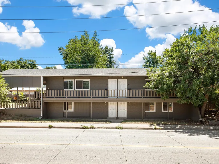 900 E Evans Ave — Photo 16