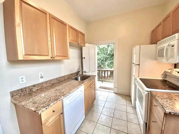 5th image of 2810 E Marshall St #3