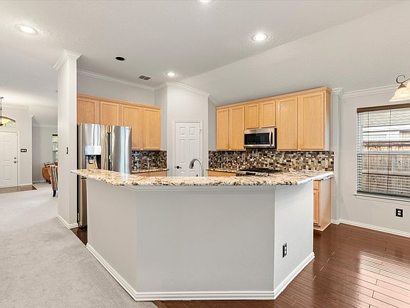 5th image of 6401 Candletree Ln
