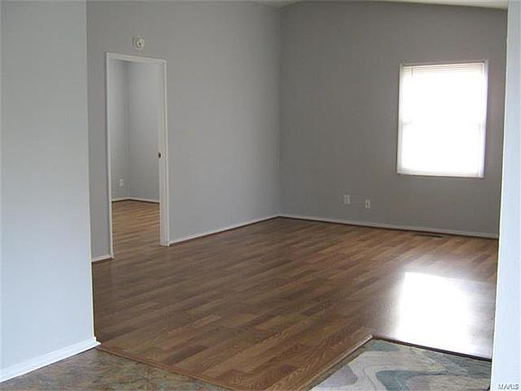 5th image of 2008 Elm Ave