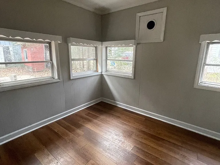 1207 Chestnut Ferry Rd — Photo 6