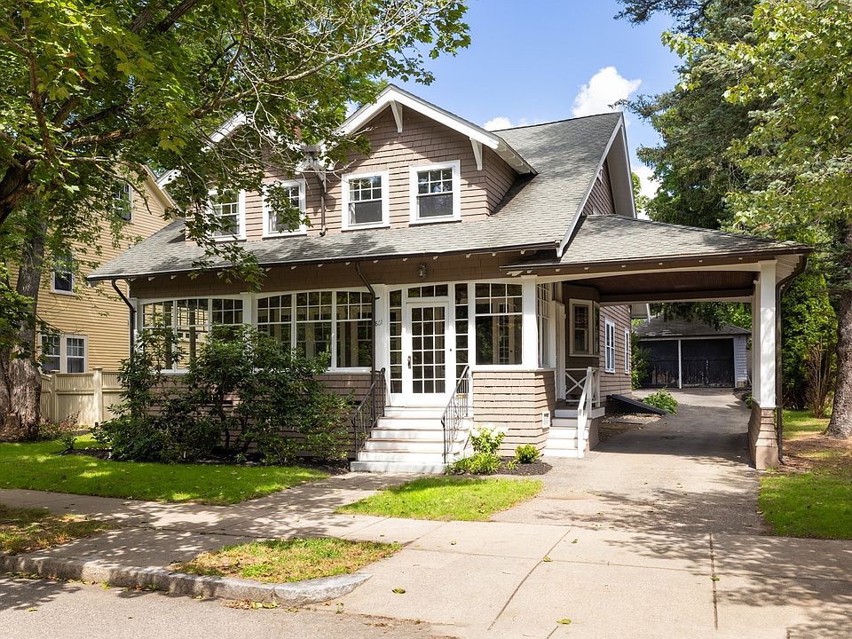 1st image of 861 Commonwealth Ave