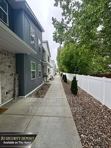 826 E Sunnyside Rd #4 Photo 1 826 E Sunnyside Rd #4 Photo 1