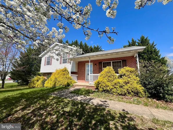 28 Gettysburg Ct, Littlestown, PA 17340