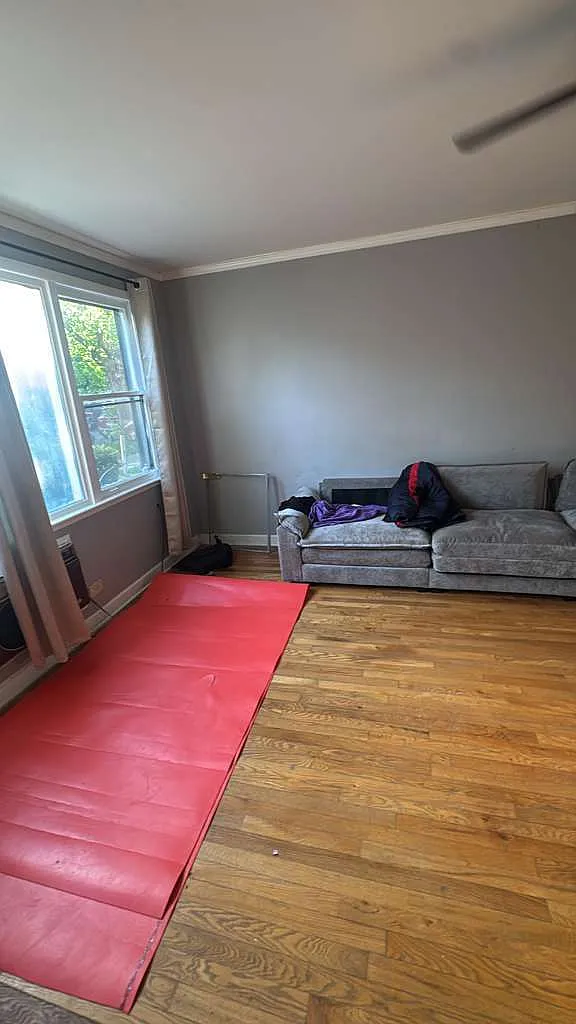 3 bed, 1.5 bath, 1200 sqft, $2,100 — Photo 2