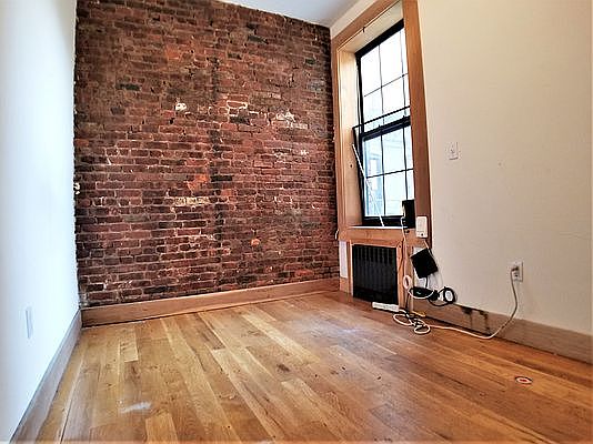 4th image of 360 Franklin Ave APT 1R
