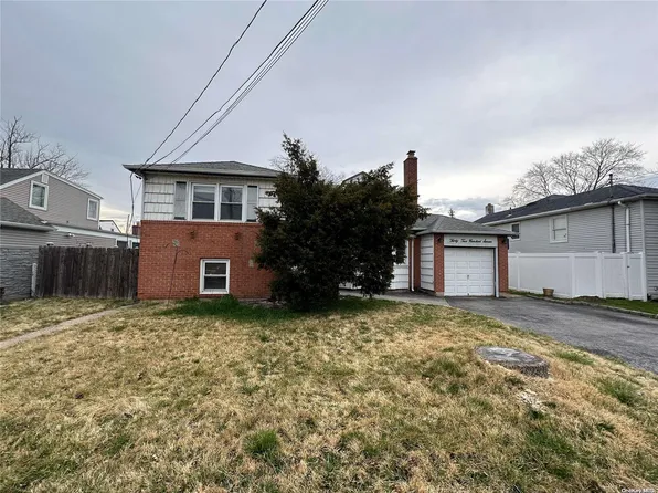 3207 Oceanside Road, Oceanside, NY 11572