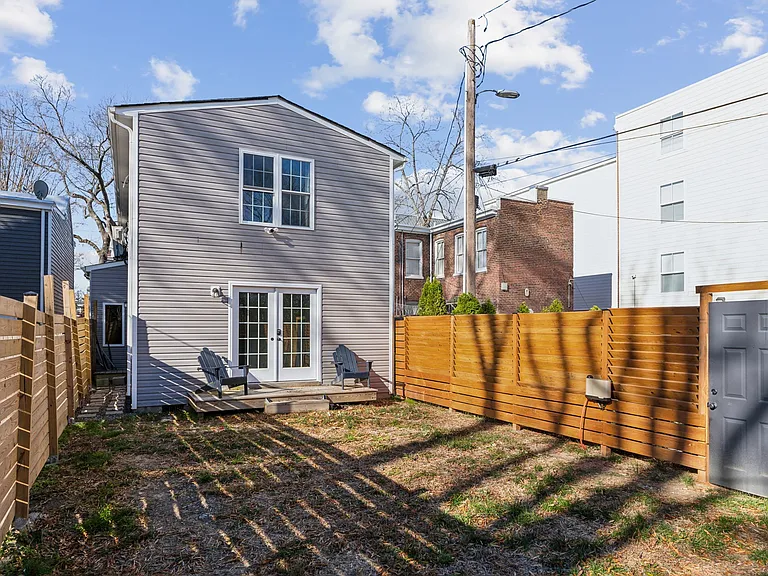 113 S Laurel St #A — Photo 30